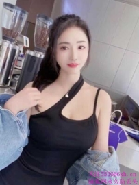 性感丰满美女新人奶瓶