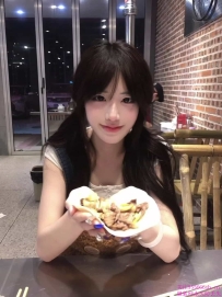 天河07年极品嫩妹三点粉嫩小七